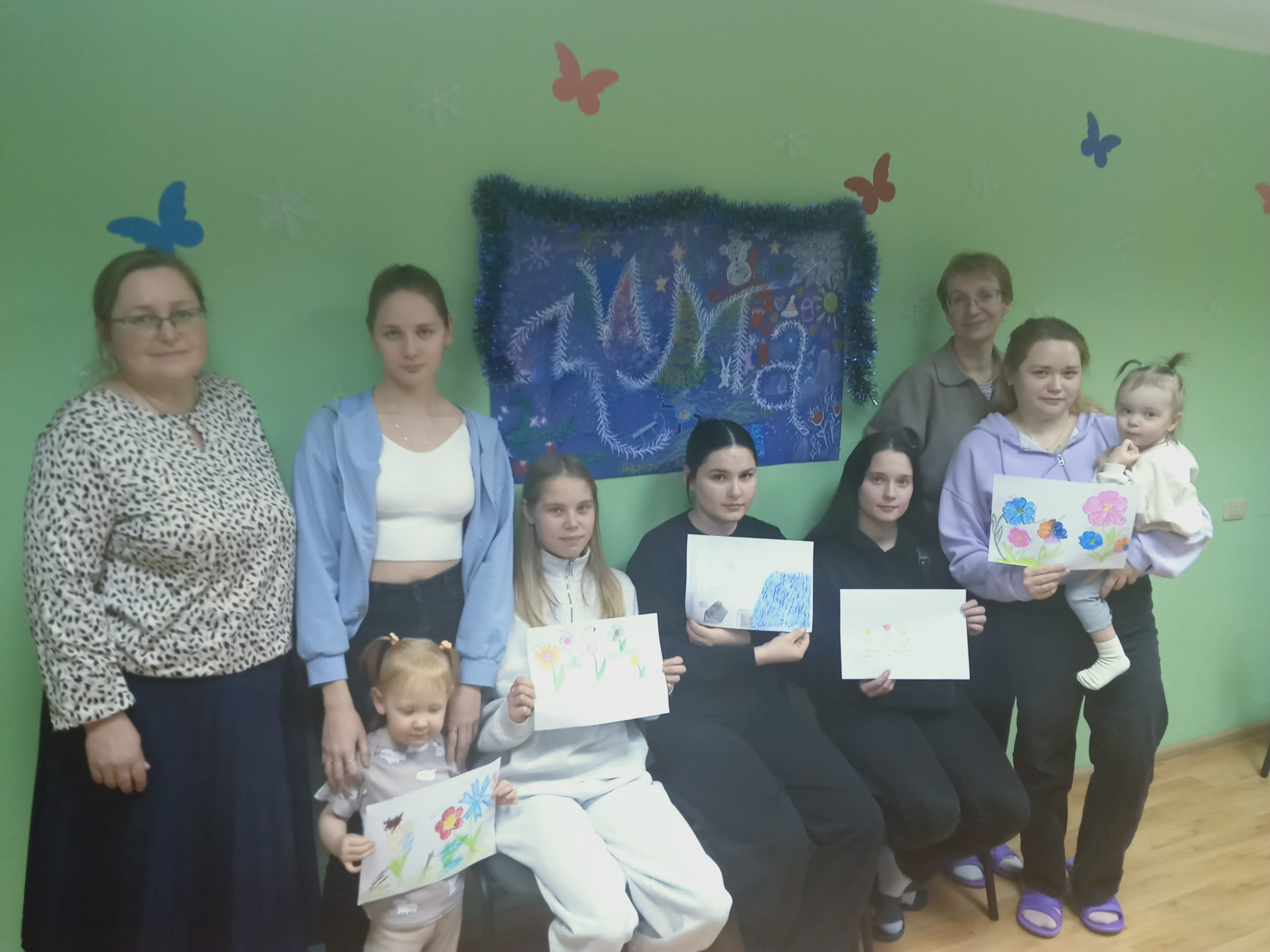 Киров: рисунок семьи