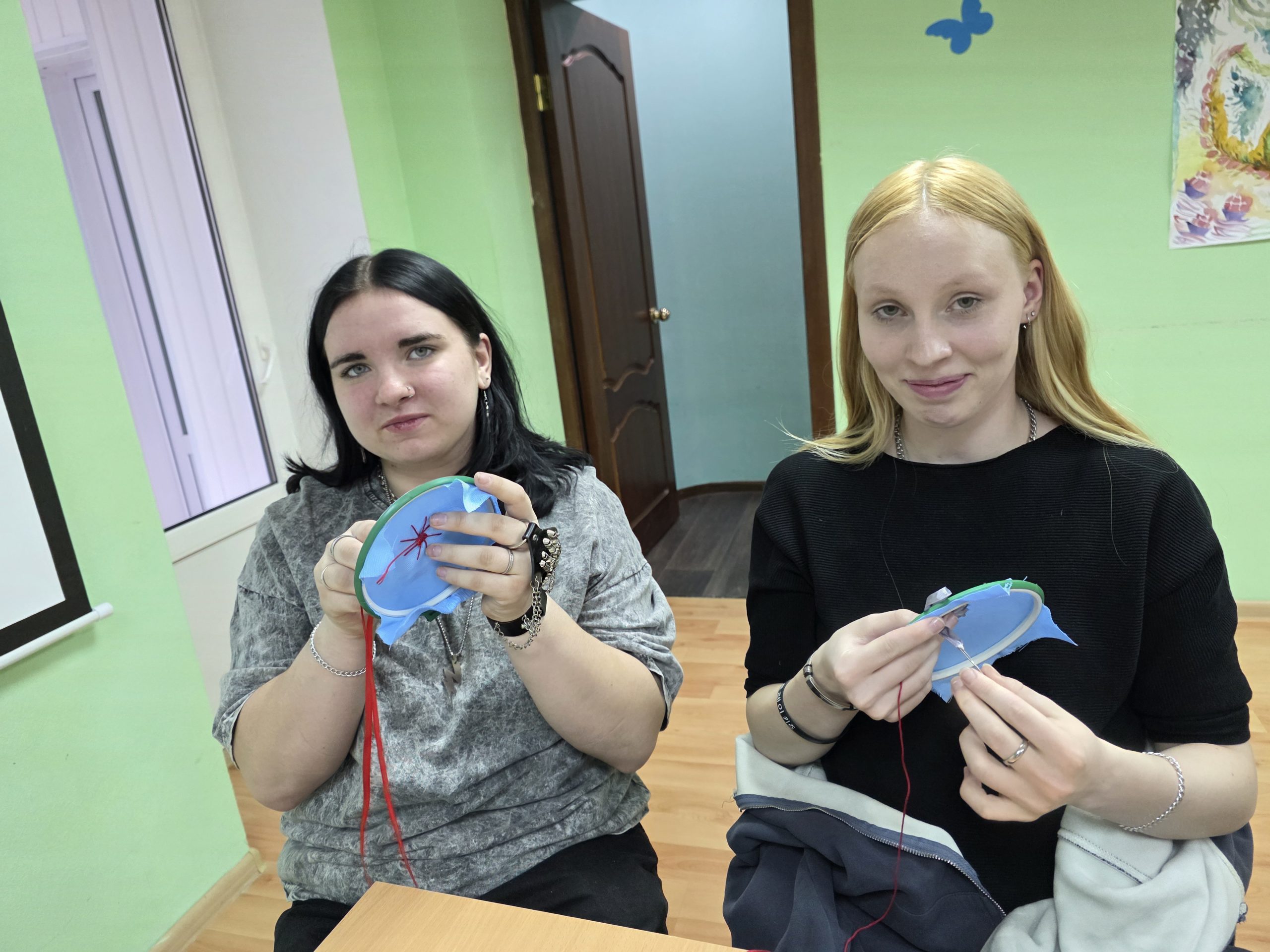 Киров: вышиваем лентами